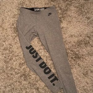 NIKE LEGGINGS